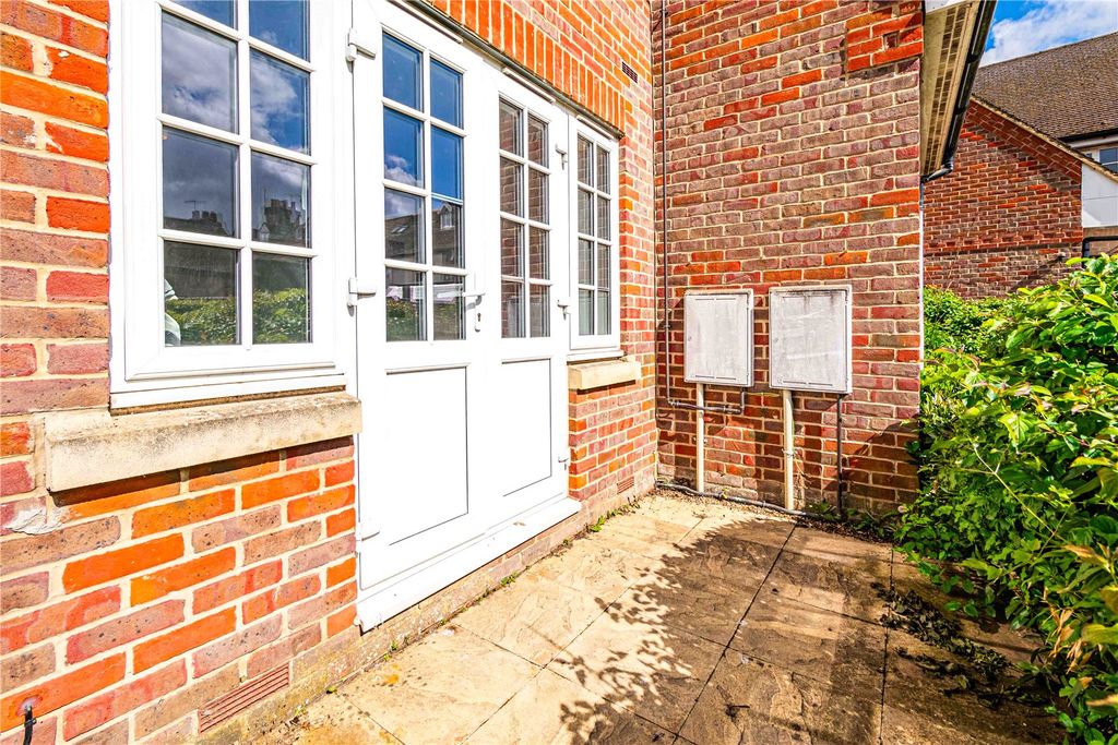 Additional image 10 of 1 bed maisonette for saleRoughdown Road, Boxmoor, Hemel Hempstead, Hertfordshire HP3