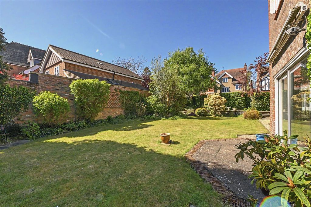 Additional image 11 of 2 bed flat for saleAvenue St. Nicholas, Harpenden AL5