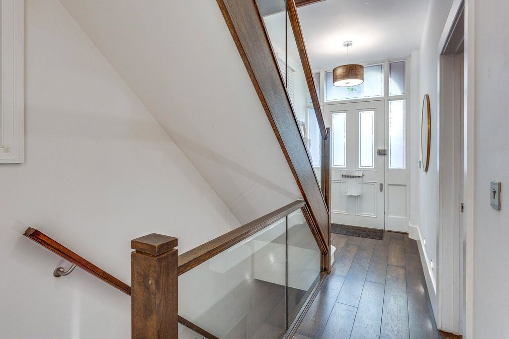 Additional image 4 of 4 bed detached house for saleNorman Avenue, Henley-On-Thames, Oxfordshire RG9