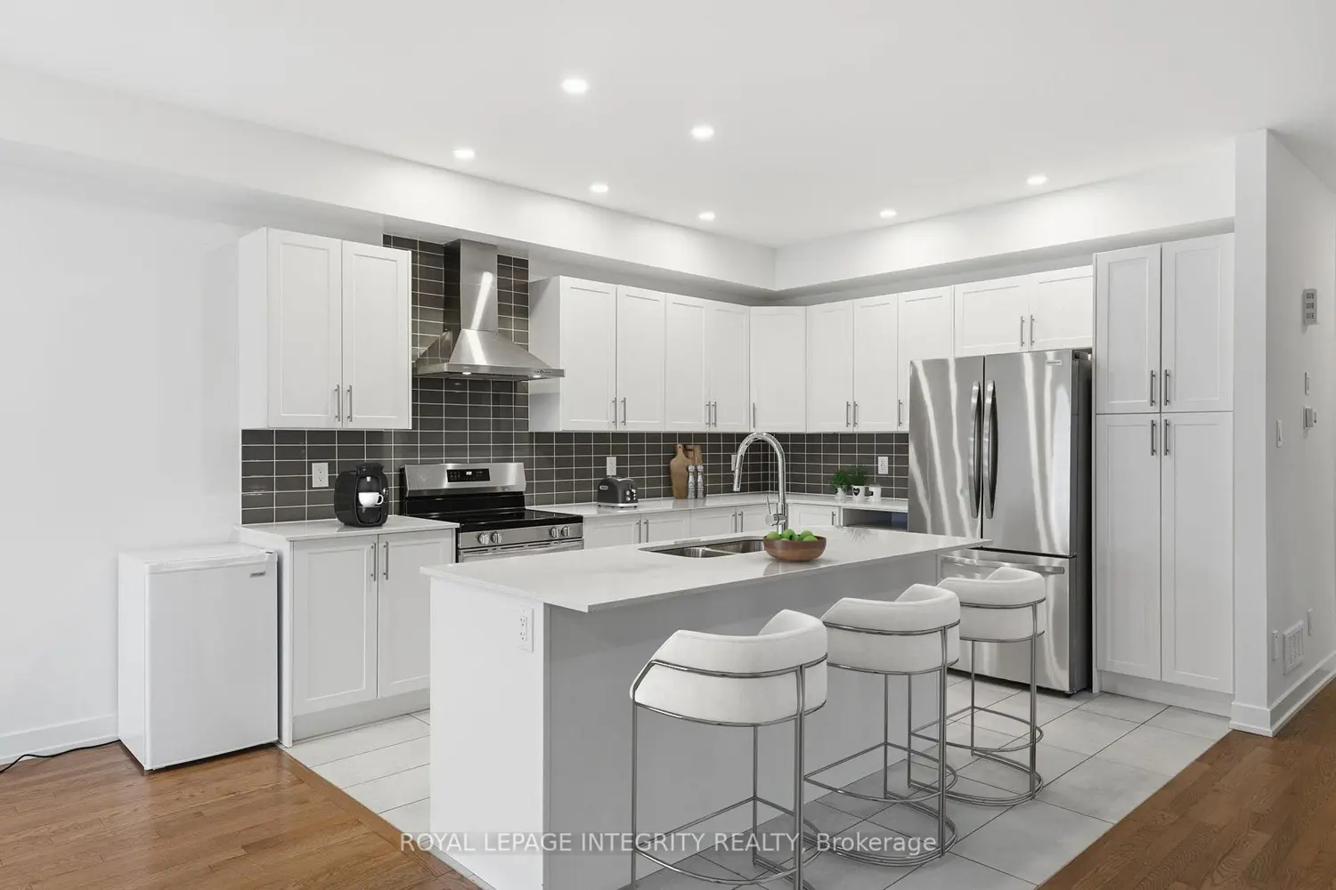 352 Monticello Avenue photo 4
