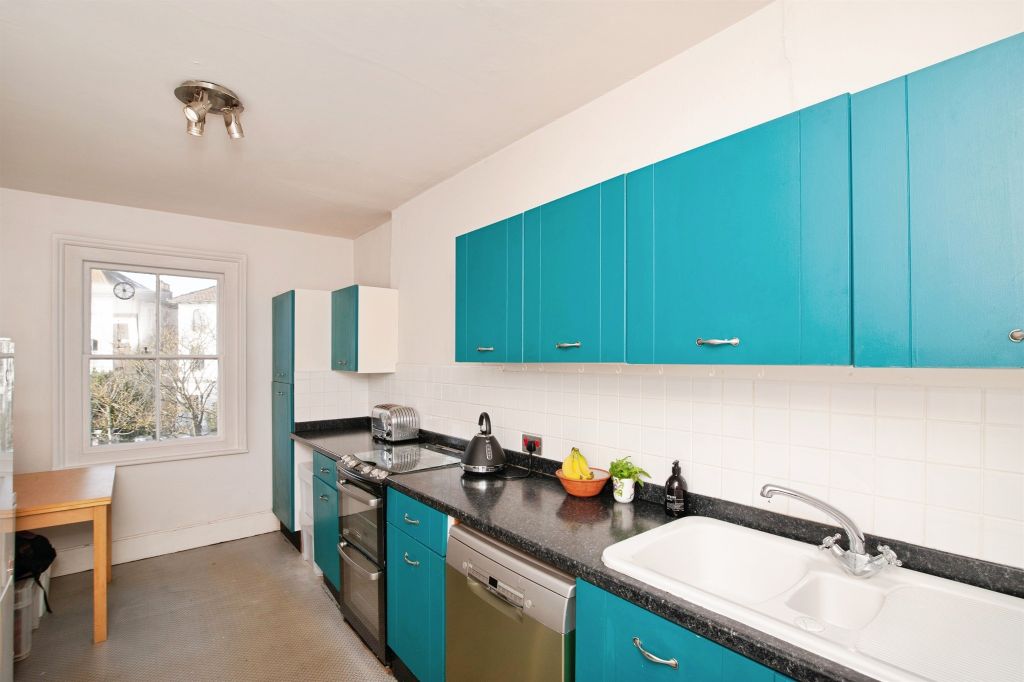 4 bed maisonette for saleThe Mount, St. Leonards-On-Sea TN38 photo 4