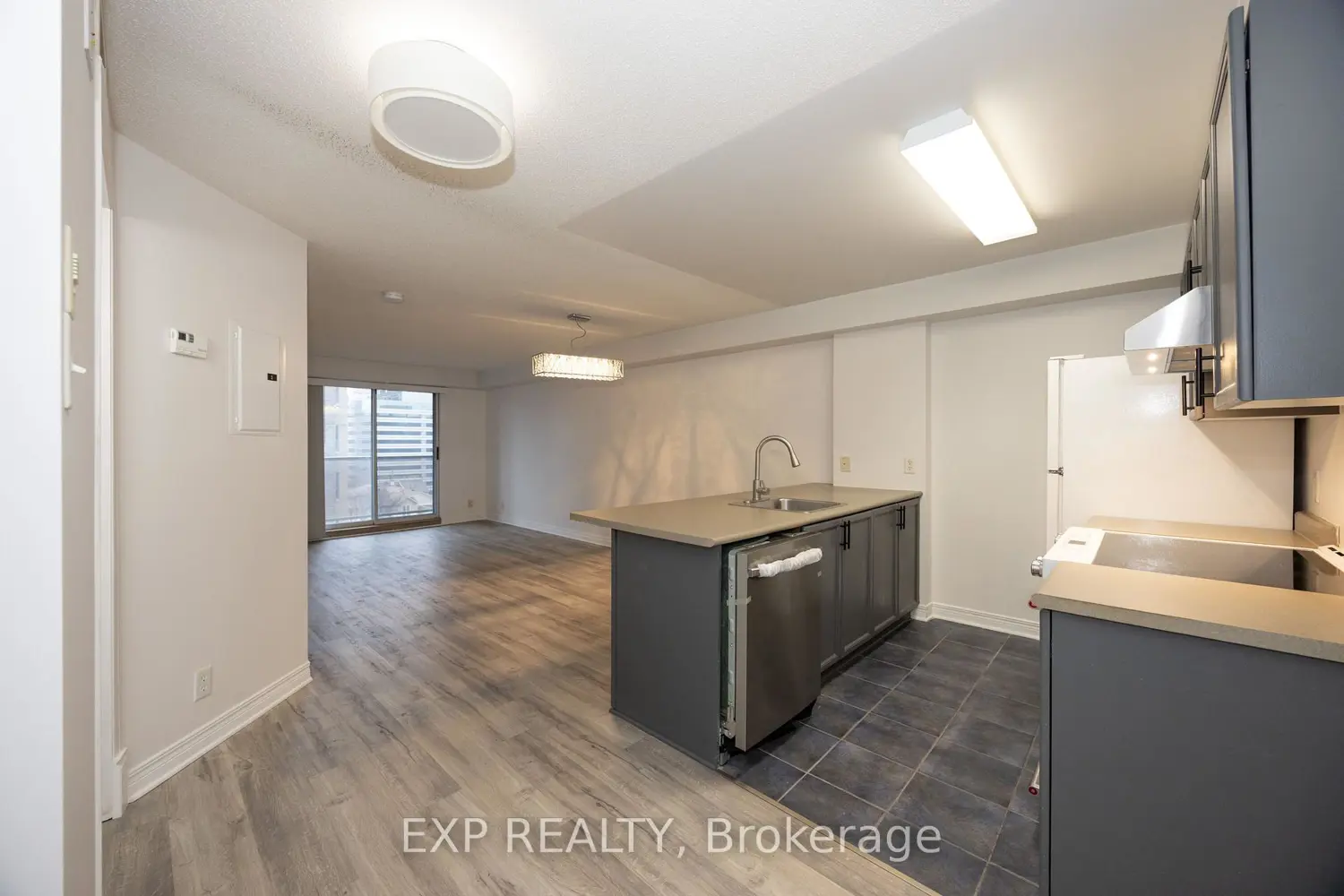 Additional image 8 of 429 Somerset Street 803