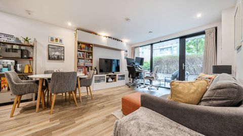 Hawthorne Crescent, Greenwich SE10
