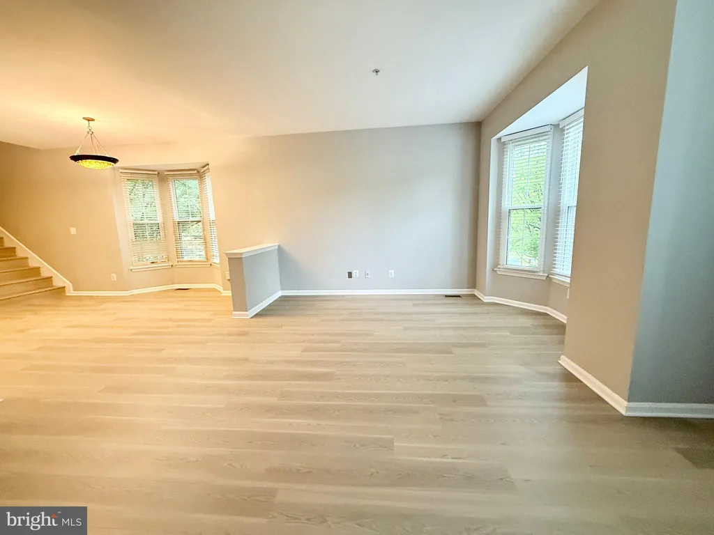 8 Diamond Hill Court, Germantown, MD 20874 photo 2