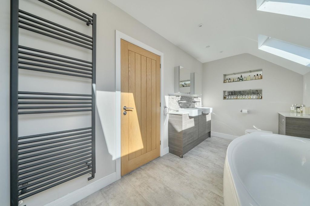 Additional image 32 of 5 bed detached house for saleNorth Close, Havant PO9