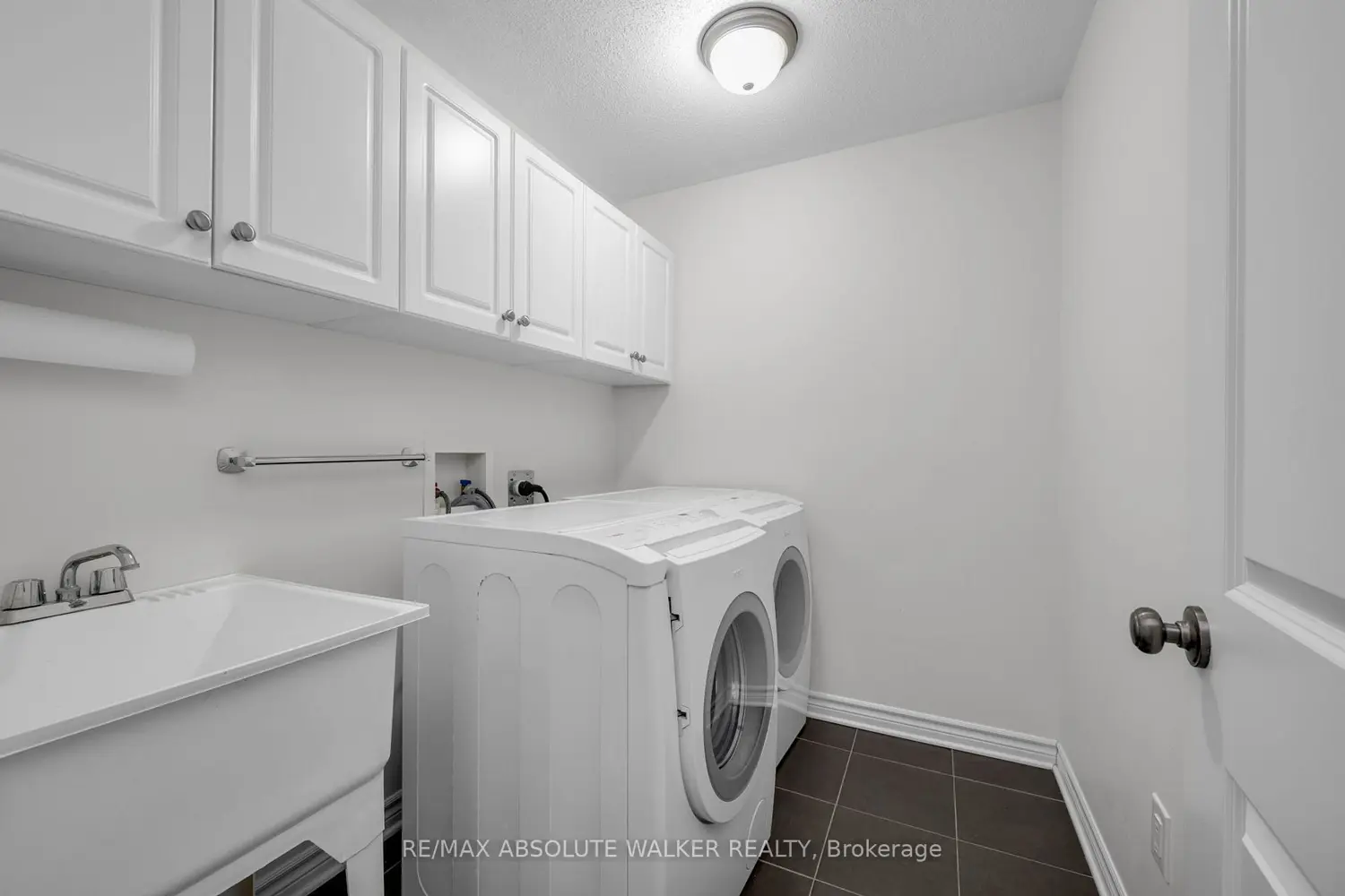 261 Bulrush Crescent photo 5