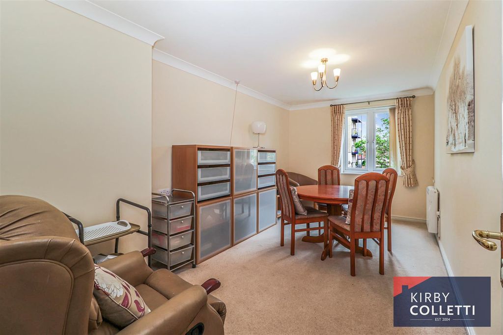 Additional image 9 of 2 bed flat for saleBrocket Road, Hoddesdon EN11