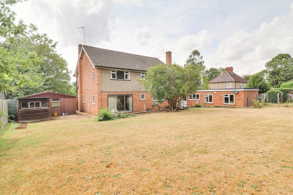 Additional image 2 of 4 bed country house for saleKingsmoor Road, Harlow CM19