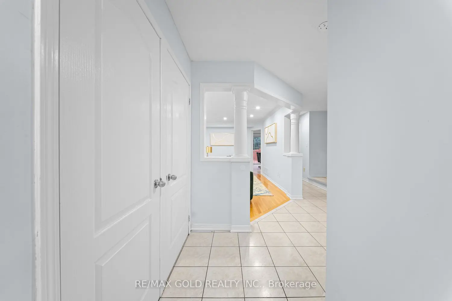 15 Revelstoke Place photo 4