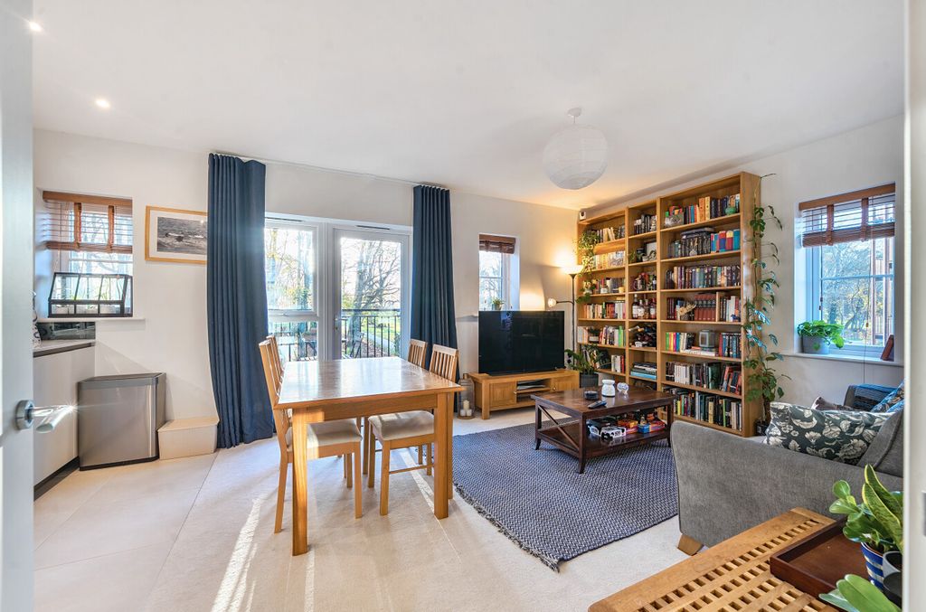 Additional image 16 of 2 bed flat for saleAspen Road, High Wycombe, Buckinghamshire HP10