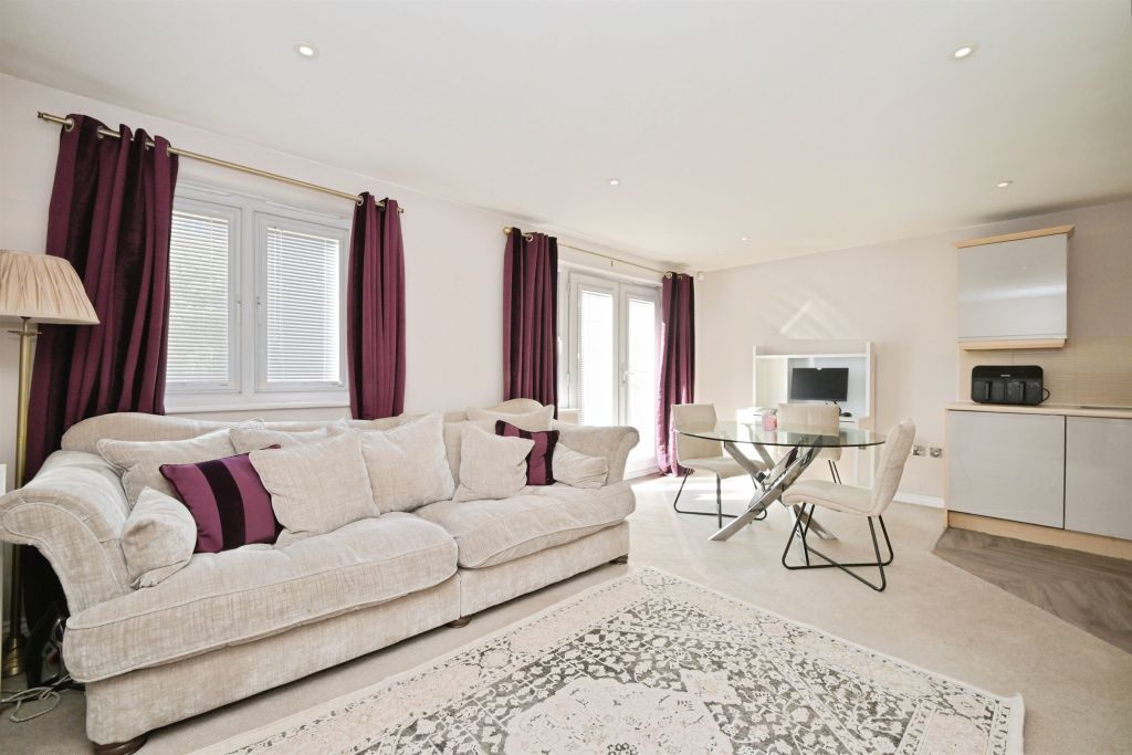 Additional image 2 of 2 bed flat for saleWaterfall Close, Hoddesdon EN11