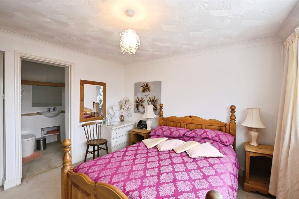 Additional image 21 of 6 bed detached house for saleHavant Road, Hayling Island, Hampshire PO11