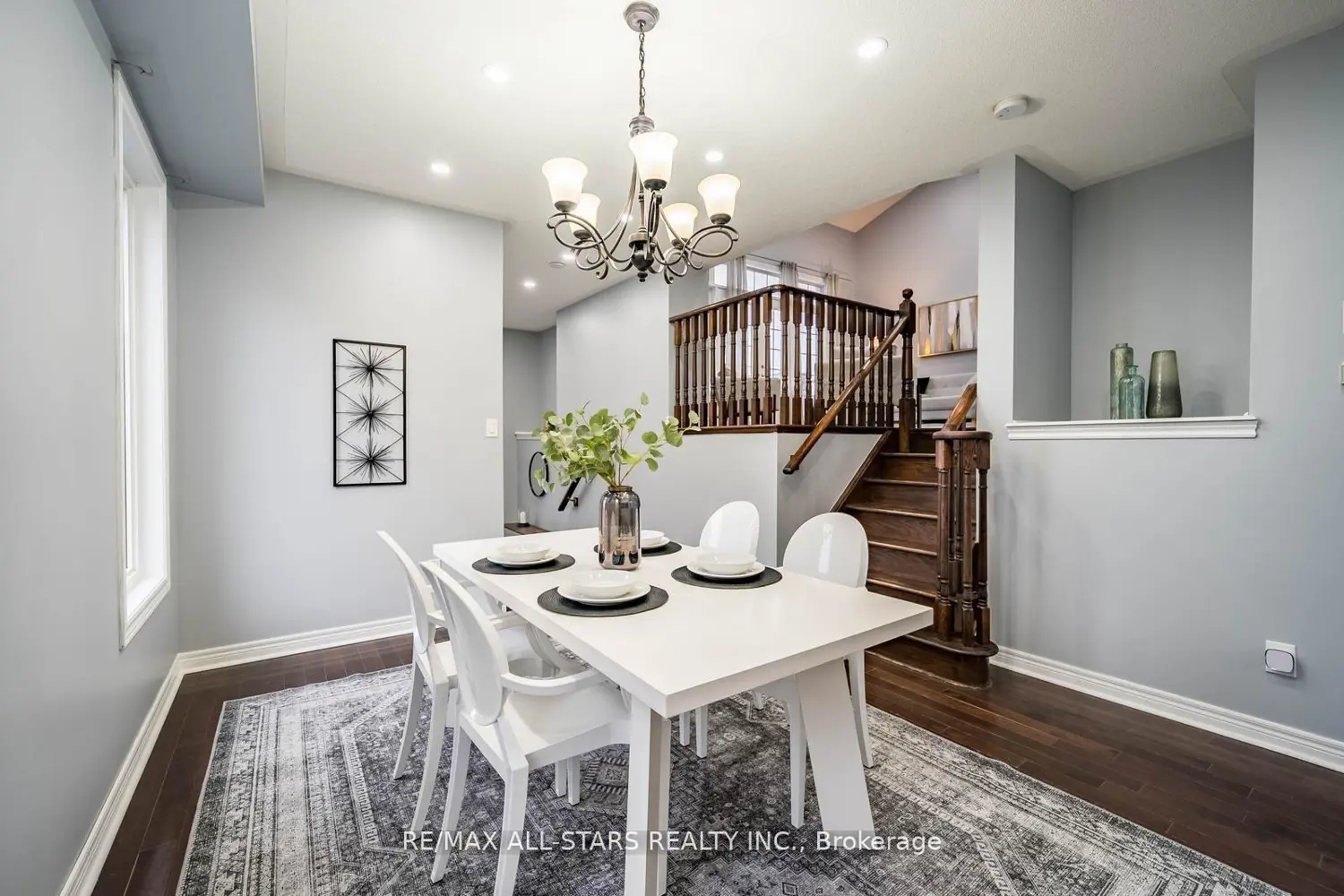 138 Yakefarm Boulevard photo 2