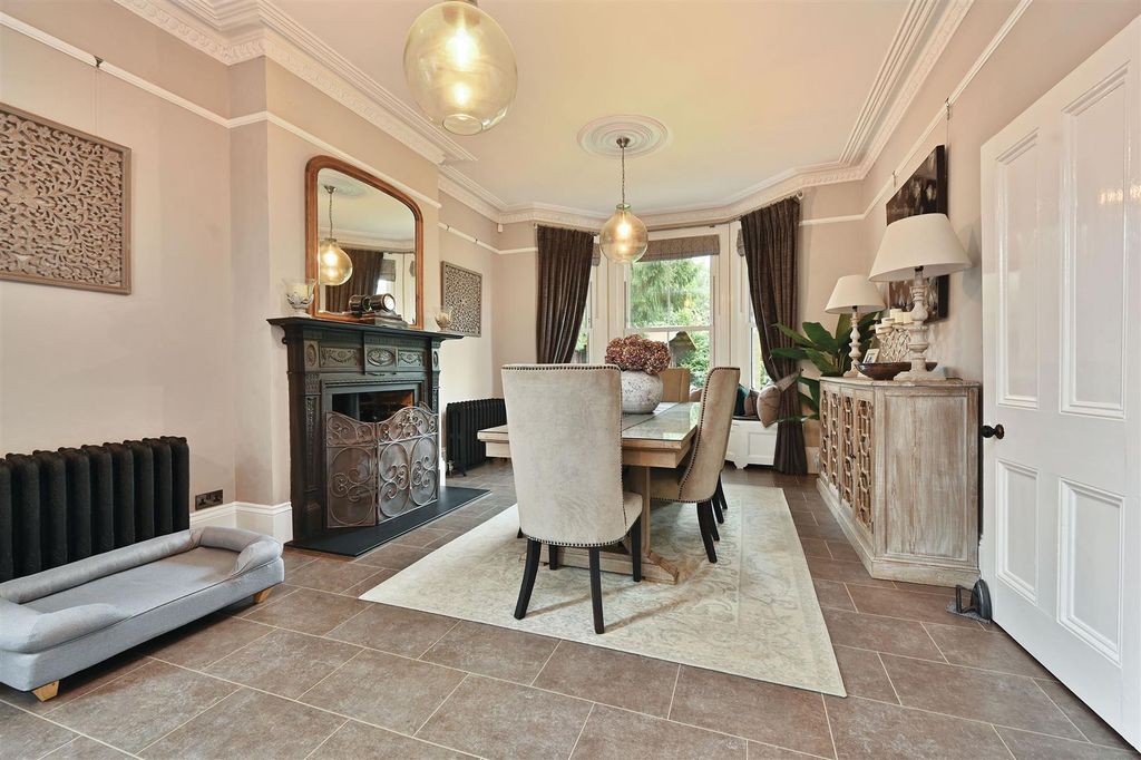 5 bed detached house for saleOld Roar Road, St. Leonards-On-Sea TN37 photo 4