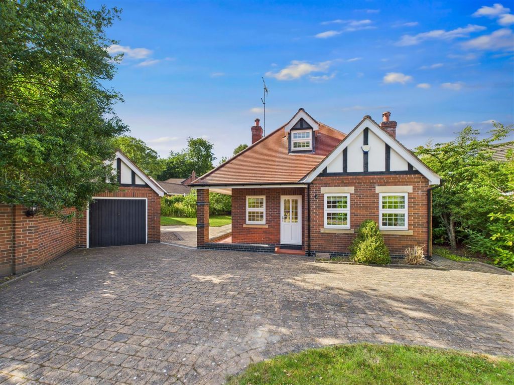 4 bed detached house for saleSwanland Road, Hessle HU13