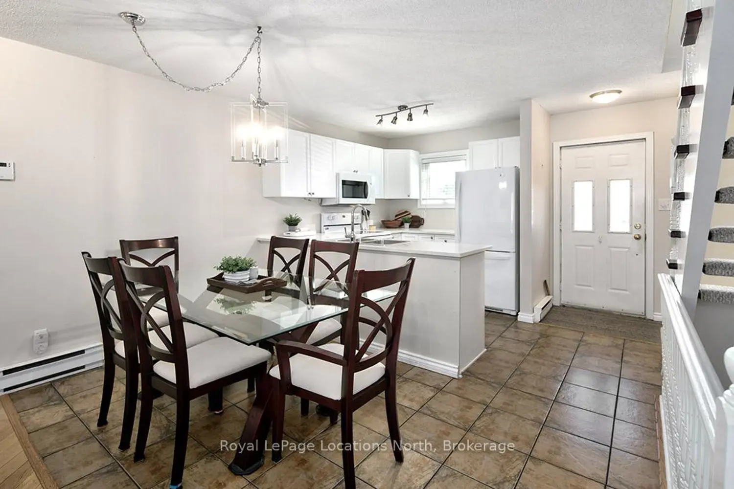 100 Alice Street 52 photo 3