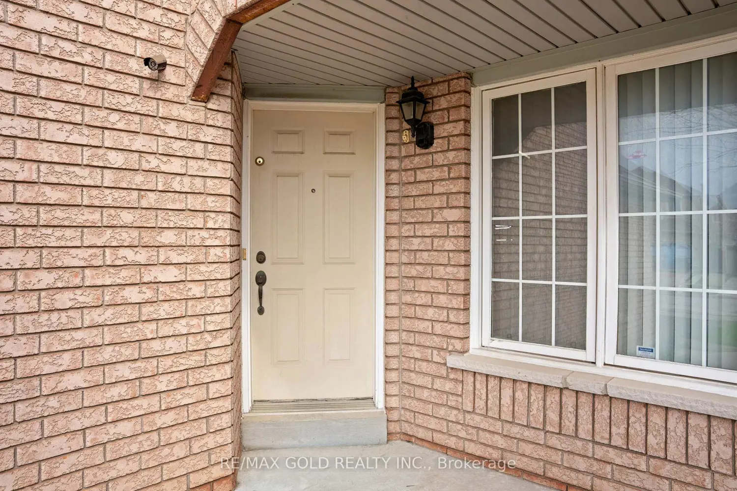 107 Seclusion Crescent photo 3