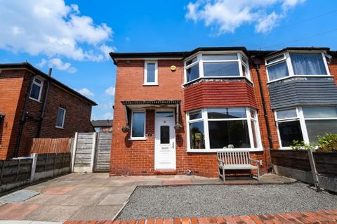 Stratford Avenue, Eccles M30