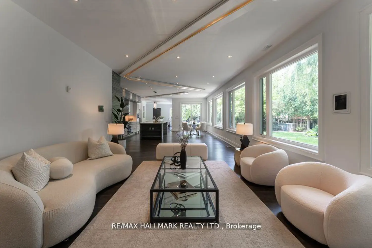 Additional image 16 of 17 Hammok Crescent