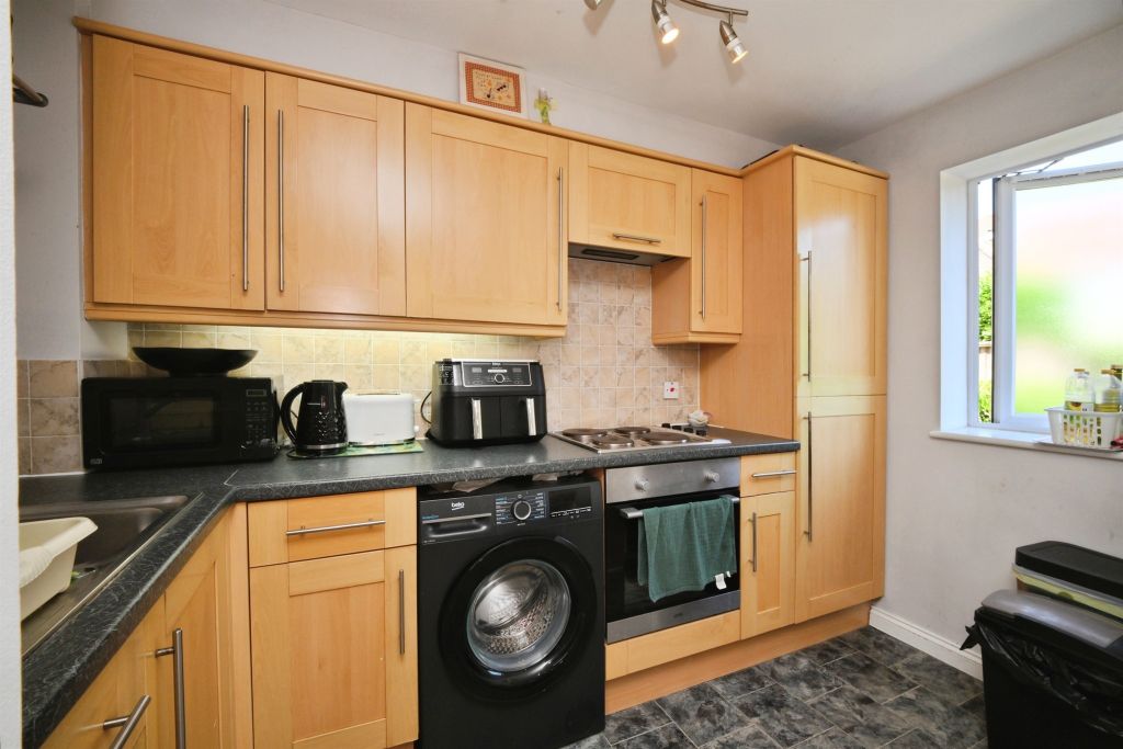 Additional image 5 of 2 bed flat for saleSalisbury Road, Hoddesdon EN11
