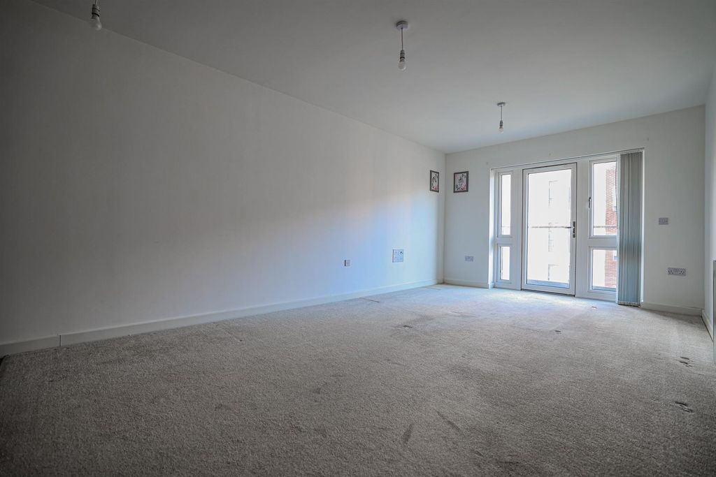 Additional image 3 of 2 bed flat for saleFrogmore Road, Hemel Hempstead HP3
