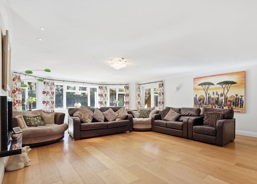 Additional image 7 of 5 bed detached house for salePenny Croft, Harpenden AL5