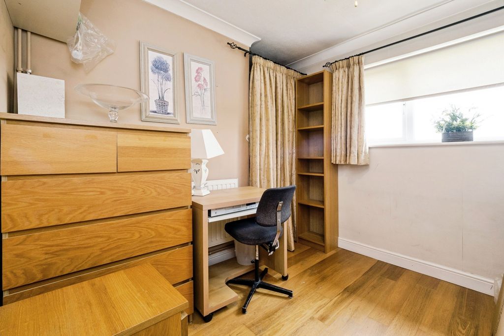Additional image 16 of 2 bed maisonette for saleHurstlands Close, Hornchurch RM11