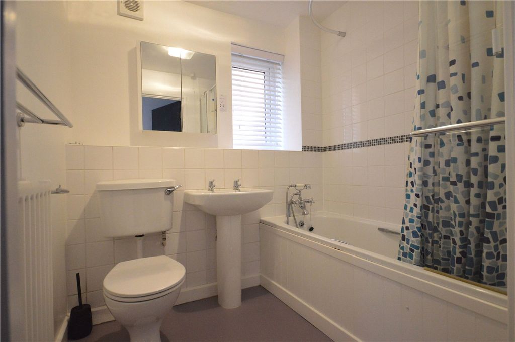 Additional image 7 of 2 bed flat for saleRoyal Huts Avenue, Hindhead, Surrey GU26