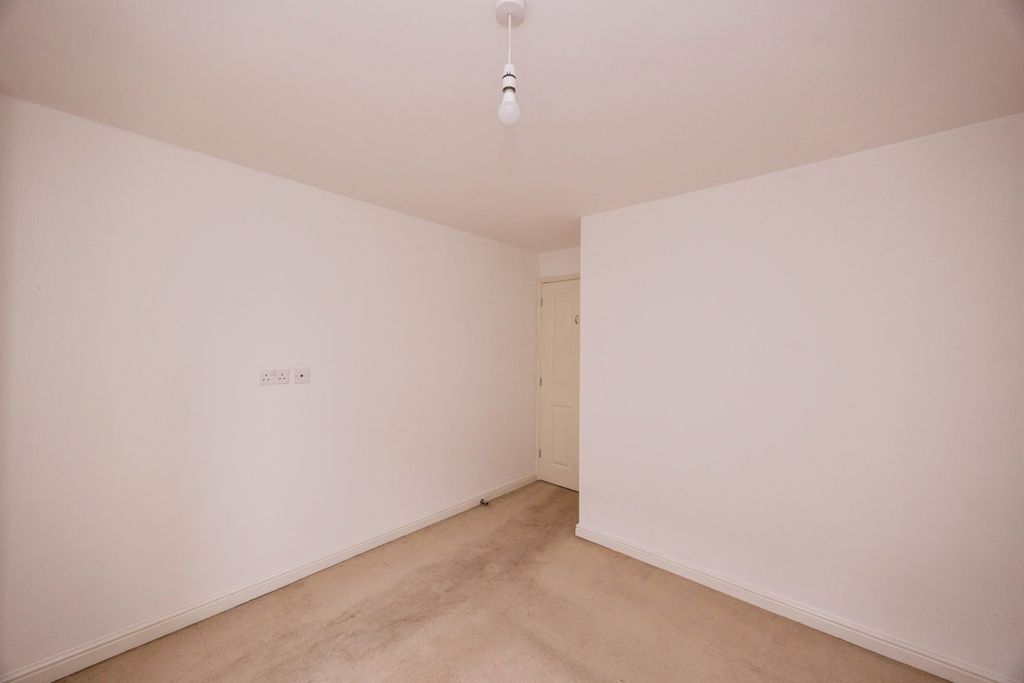 Additional image 9 of 1 bed flat for saleLittle Hackets, Havant, Hampshire PO9