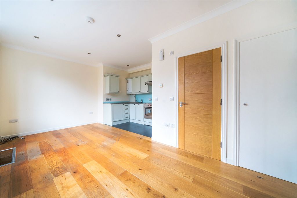 Additional image 5 of 1 bed flat for saleHaslemere, Surrey GU27