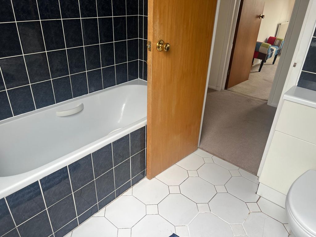 Additional image 8 of 3 bed flat for saleYewlands, Hoddesdon EN11