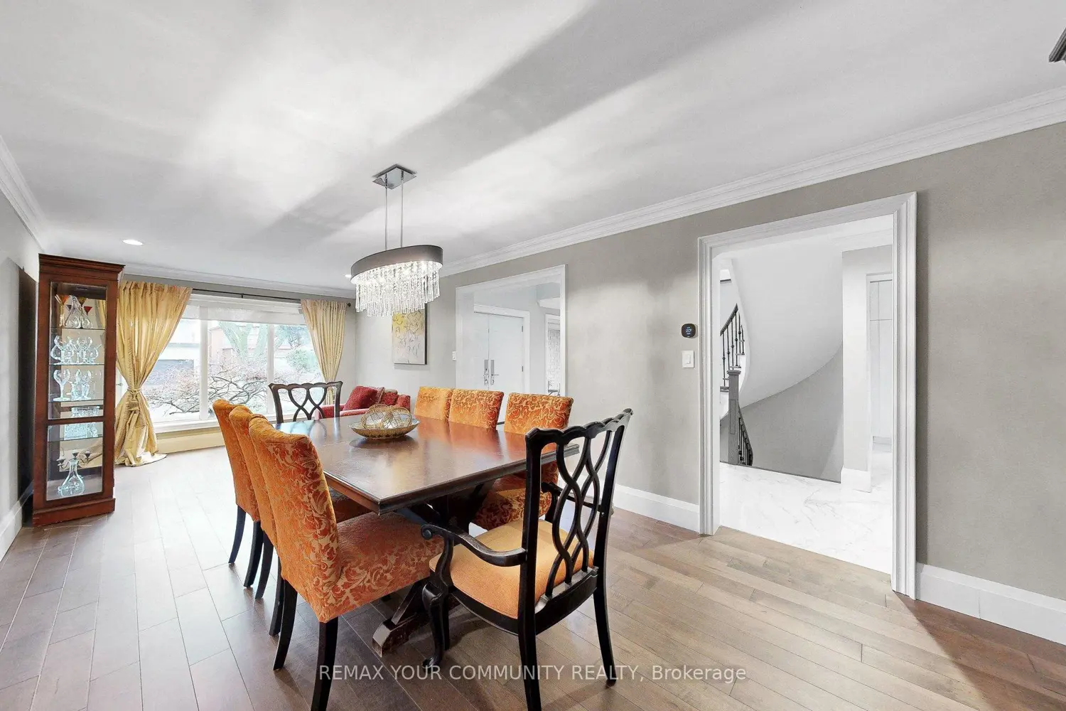 186 Wigwoss Drive photo 3