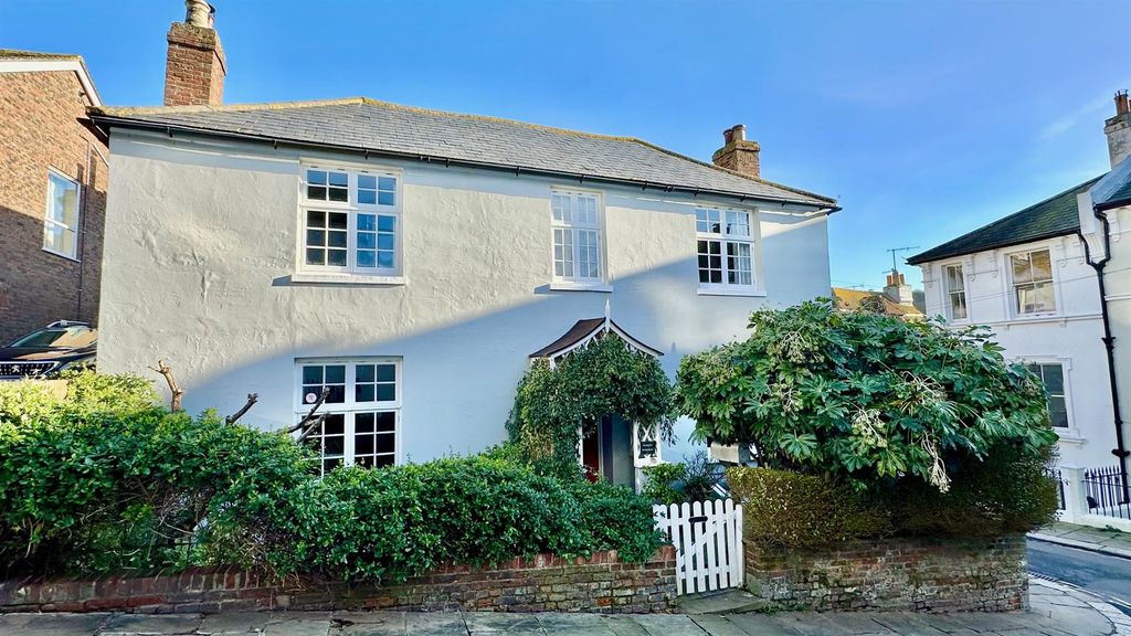 4 bed detached house for saleExmouth Place, Old Town, Hastings TN34