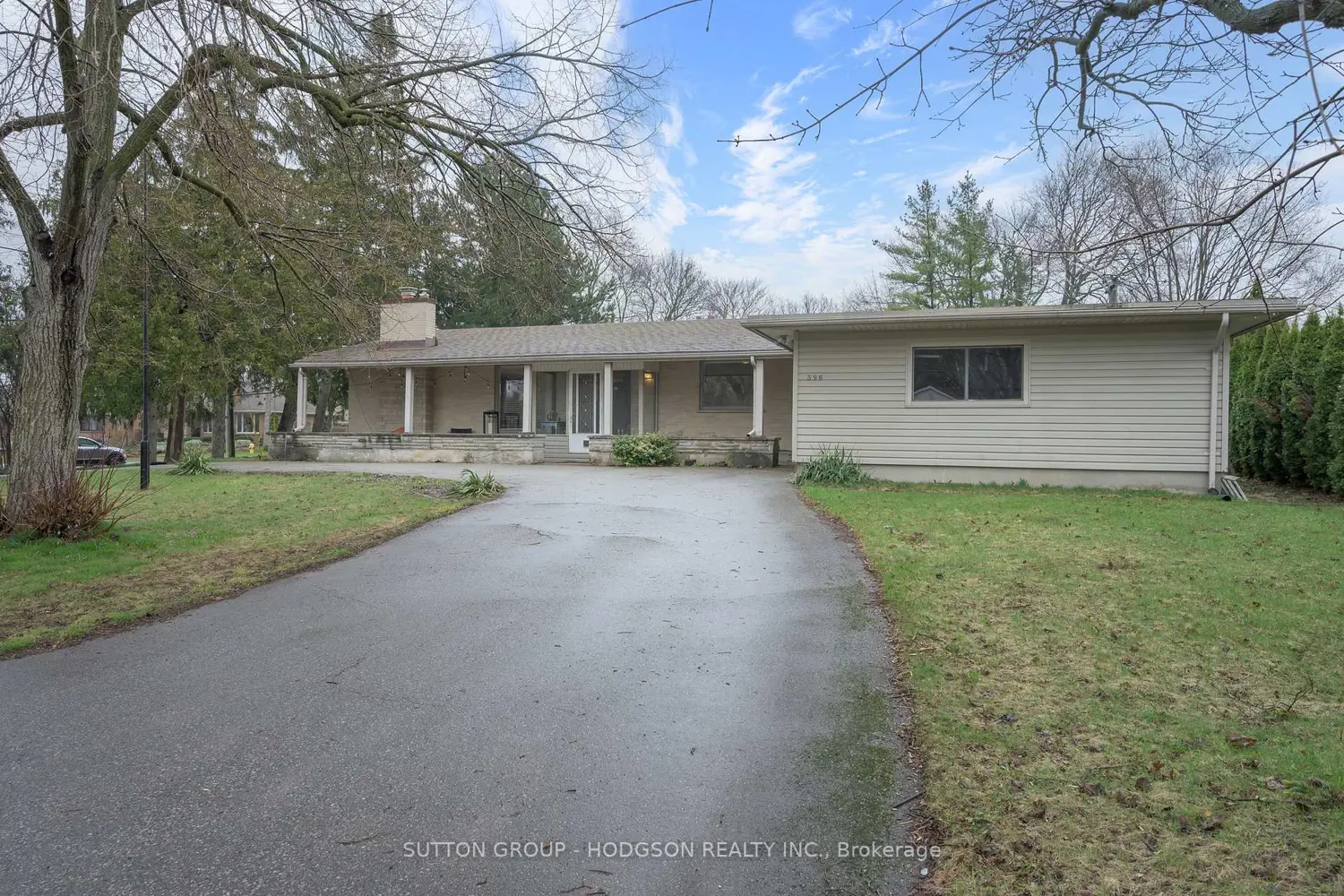 396 Averill Gate photo 2