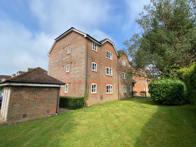 Additional image 2 of 2 bed flat for saleRoyal Huts Avenue, Hindhead GU26