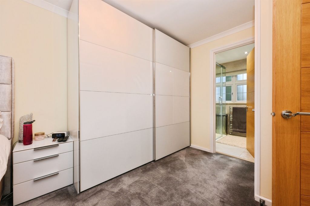 Additional image 16 of 5 bed detached house for saleRoselands Avenue, Hoddesdon EN11