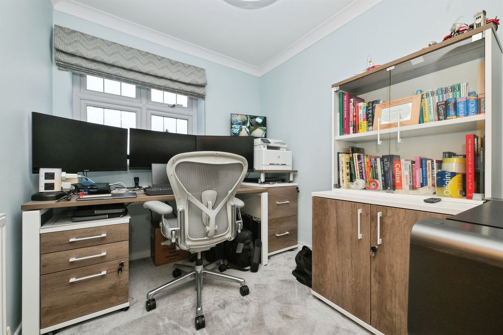 Additional image 17 of 5 bed detached house for saleRoselands Avenue, Hoddesdon EN11