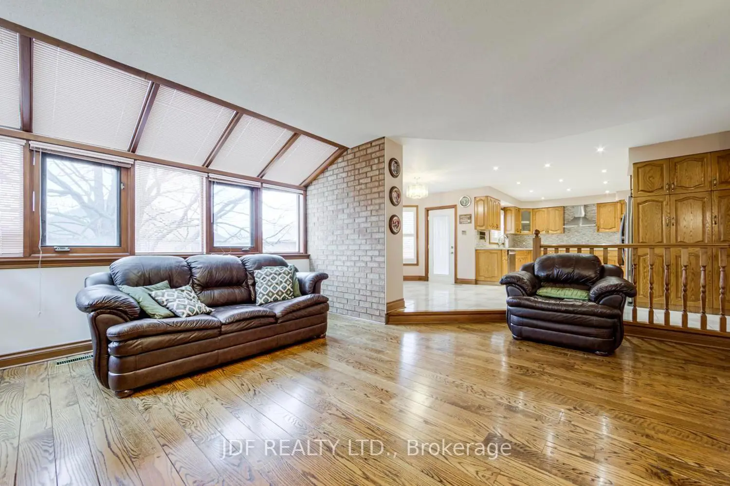 24 Whalen Court photo 5
