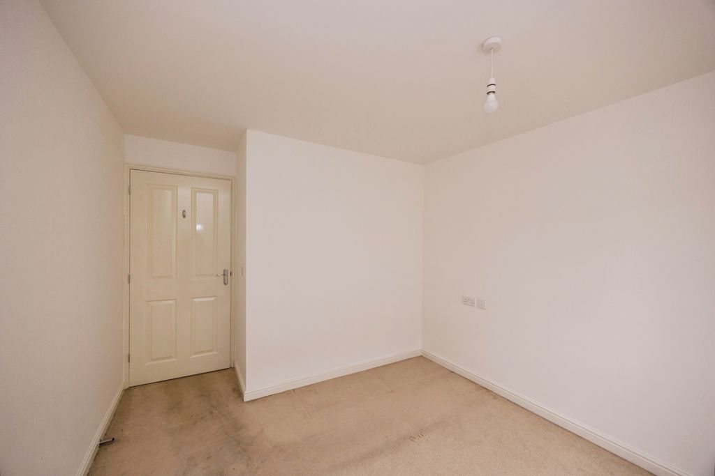 Additional image 10 of 1 bed flat for saleLittle Hackets, Havant, Hampshire PO9