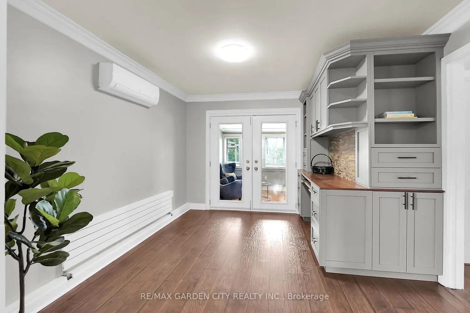5124 Canborough Road photo 3