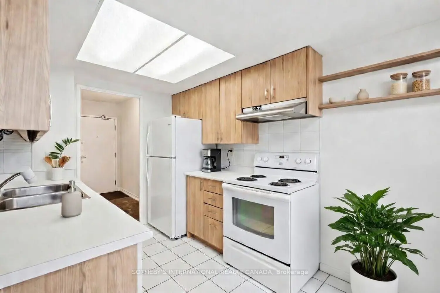 75 King Street 1512 photo 2