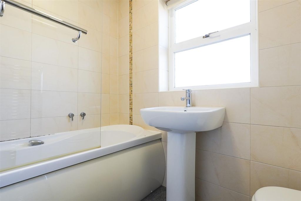 Additional image 17 of 4 bed detached house for saleBrodley Close, Hipperholme, Halifax HX3