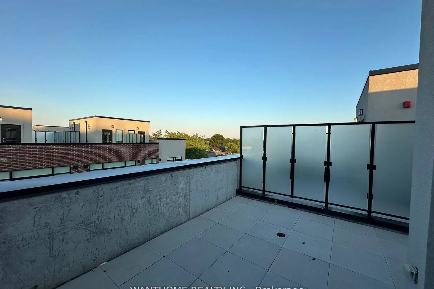 861 Sheppard Avenue 15 photo 5