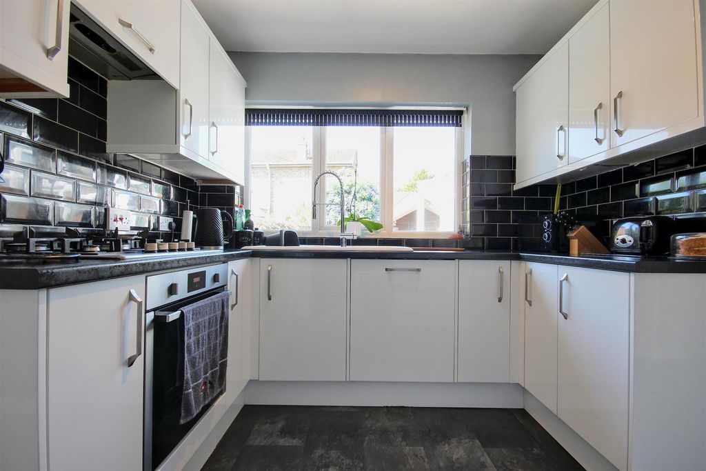 Additional image 18 of 3 bed detached bungalow for saleCheyne Walk, Hornsea HU18