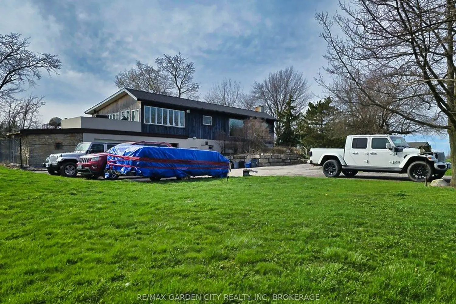 1030 Metler Road photo 2