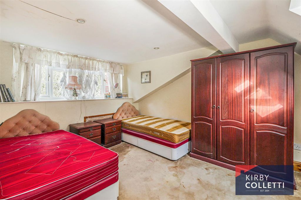 Additional image 20 of 4 bed semi-detached house for saleGoose Green, Hoddesdon EN11