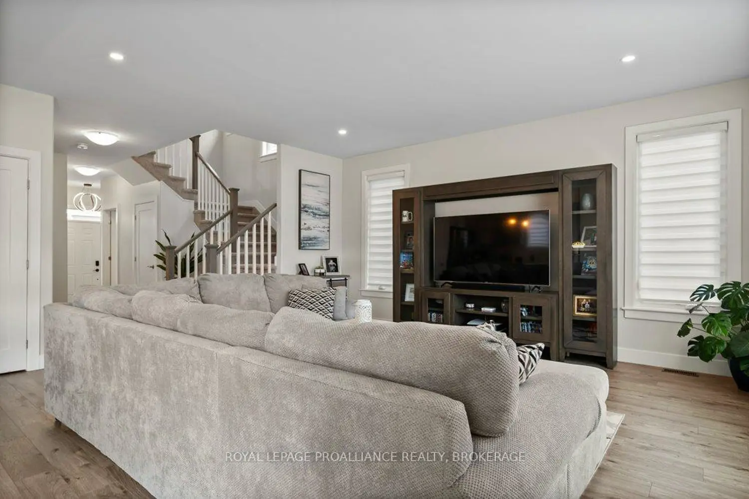 103 Pearce Street photo 3