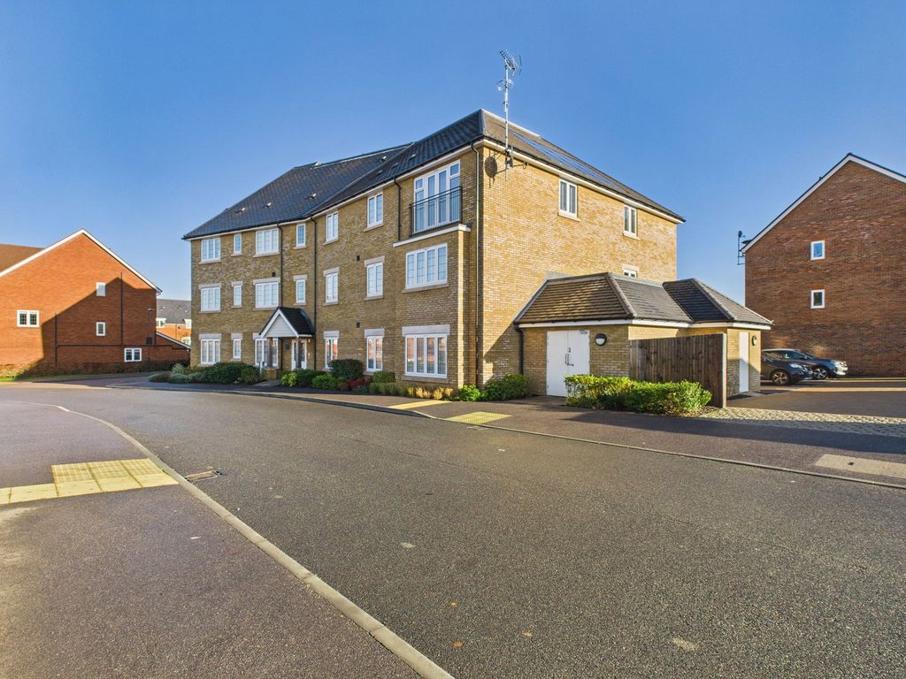 2 bed flat for saleDereham Court The Boulevard, Horsham, West Sussex RH12