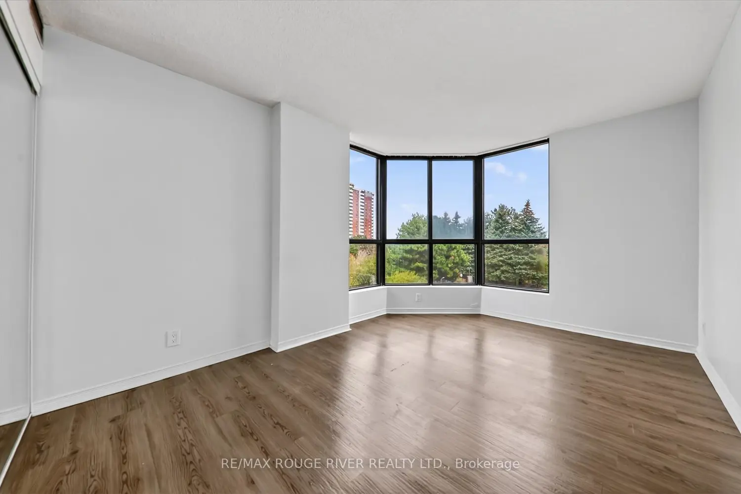 Additional image 16 of 8 Silver Bell Grove 309