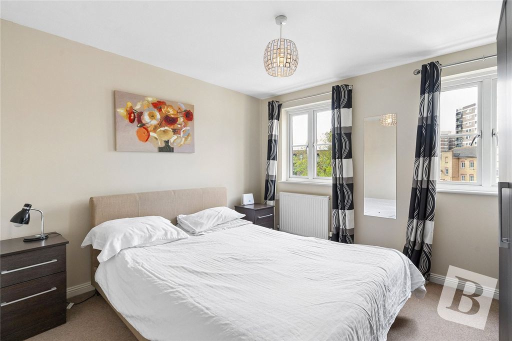 Additional image 6 of 3 bed flat for saleKidman Close, Gidea Park, Romford RM2